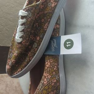 Sneakers- Floral